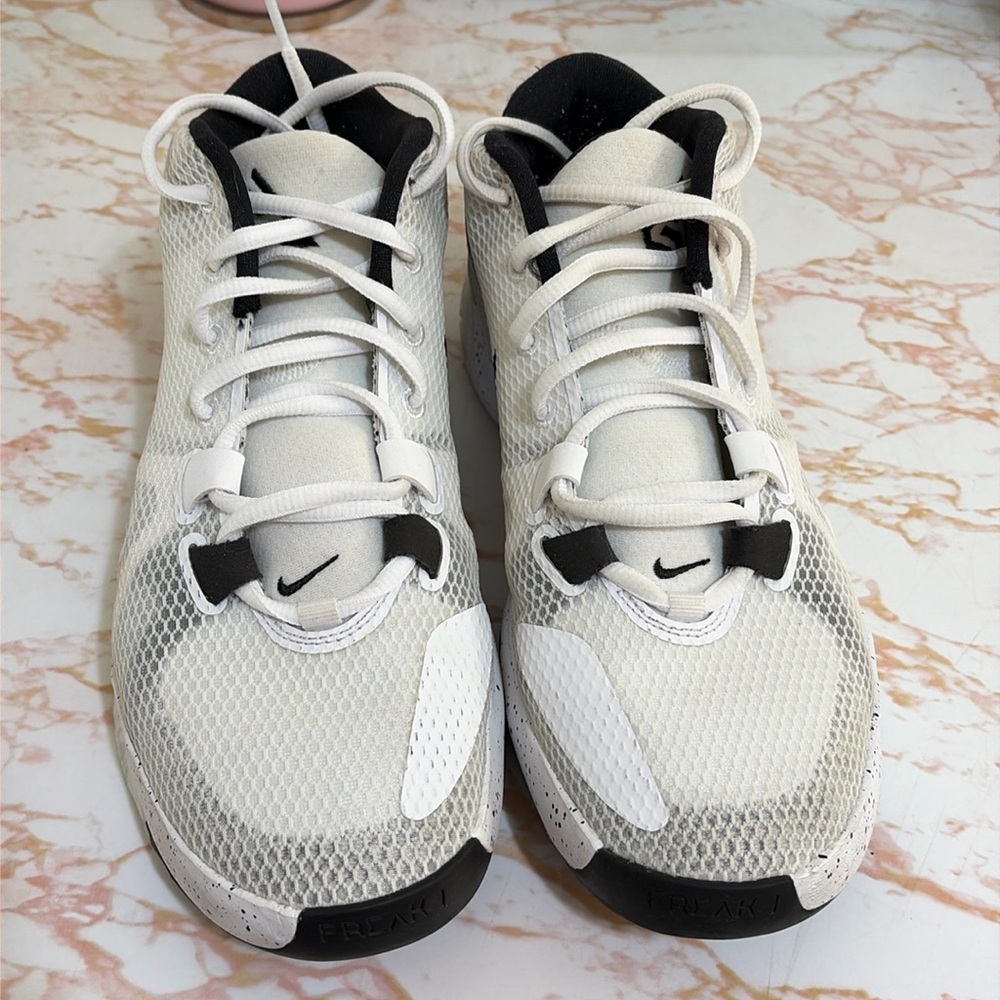 Youth Nike BB shoes